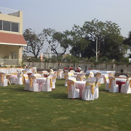 Tanarika Resort Bhusāwal Extérieur photo