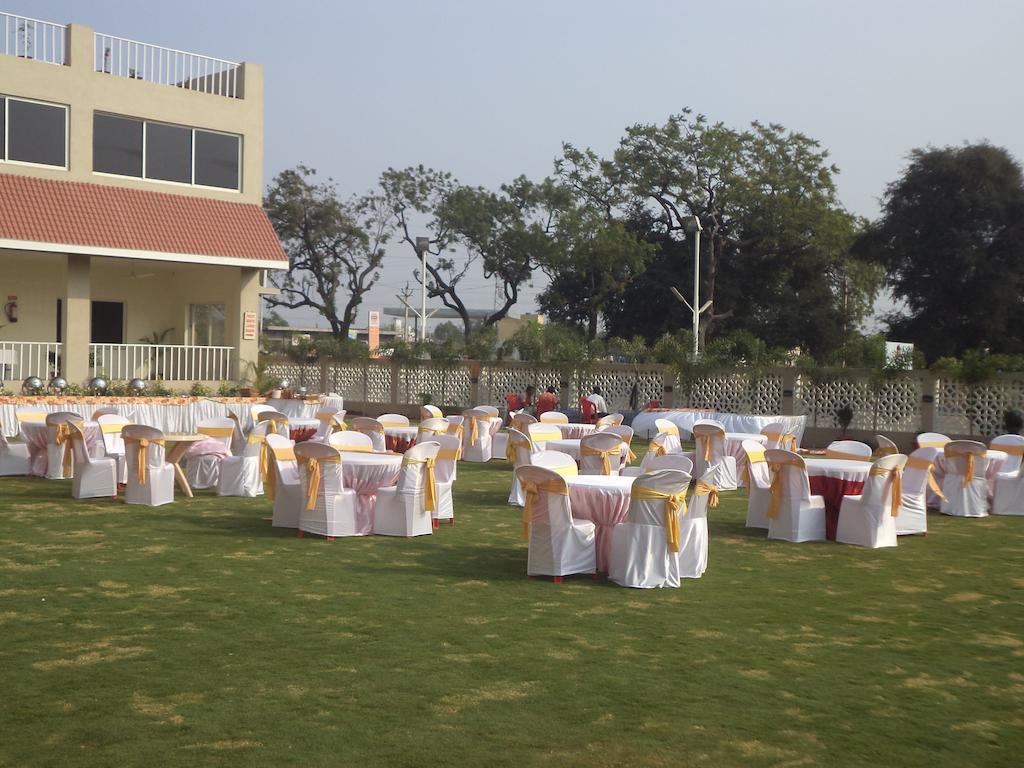 Tanarika Resort Bhusāwal Extérieur photo